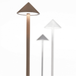 Zafferano - Lampada da Tavolo Pina Pro corten La lampada da tavolo Pina Pro Led ricaricabile si presenta con un design snello e lineare, caratterizzato da un'eleganza inaudita, sposabile con qualsiasi ambiente interno ed esterno. Realizzata con corpo in pressofusione di alluminio verniciato e diffusore in policarbonato, la lampada Pina Pro Led dispone di una batteria a litio con una durata garantita per più di 13 ore e la luce LED fornisce una chiara ed omogenea luminosità su tutto l'ambiente in cui viene inserita. L'accensione e lo spegnimento sono possibili grazie ad un rapido tocco sulla base, per la dimmerazione invece basta una leggera pressione sul pulsante fino al raggiungimento della luminosità desiderata. Che stai aspettando? Scegli la finitura di colore che più si addice al tuo stile tra le 3 disponibili e lasciati affascinare dall'eleganza e dalla funzionalità della lampada Pina Pro Led! Dimensioni: Altezza 29 cm, Diametro base 10.5 cm, Diametro diffusore 3.4 cm Materiali: Alluminio, Policarbonato