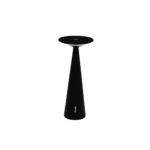 Zafferano - Lampada da Tavolo da tavolo Dama Pro nero La lampada da tavolo Dama Pro Led ricaricabile si presenta con un design estremamente compatto ed elegante: un sasso che risplende la luce mentre una piccola luna emana un chiarore flebile ma vivo. Realizzata in pressofusione di alluminio verniciato, la lampada Dama è ideale per ogni tipo di spazio e situazione, sia outdoor che indoor. Leggera e maneggevole, Dama è ottima per tutte le occasioni, per un arredo elegante o informale, per contesti contract di alberghi o ristoranti, specie all'aperto. Con la possibilità di regolare l'intensità luminosa e il colore della luce, la portabilità in ogni luogo senza fastidiosi fili e la capacità di creare magiche atmosfere, rendono Dama una lampada davvero completa e versatile! Dimensioni: Diametro base 8 cm, Diametro diffusore 12.5 cm, Altezza 29 cm Materiali: Alluminio