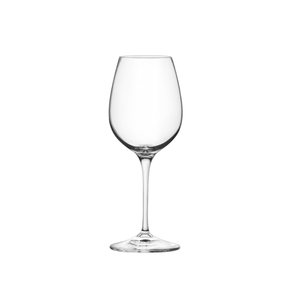 RCR - Calice Vino Invino I45 - 46cl - Set. 6 pz. La linea nata per soddisfare tutte le esigenze degli appassionati di vino. Calice elegante e internazionale allo stesso tempo. Il calice I45 è consigliato dal Sommelier Campione del mondo Luca Martini. E’ consigliato per lo Chardonnay, il Trebbiano e il Tocai. Queste sono varietà più complesse nell’espressione dei loro profumi. Abbiamo quindi bisogno di calici con svasatura più importante e una capienza rilevante, affinché il vino possa prendere più ossigeno possibile. Questa caratteristica permette allo Chardonnay di donarci tropicalità, al Trebbiano note di tiglio al Tocai note di mandorla. Consigliamo il calice per vini bianchi da medio lungo invecchiamento e soprattutto per vini bianchi che hanno bisogno di ossigeno. Ad esempio anche tutti i vini biologici e biodinamici che sono fatti in assenza di anidride solforosa oppure i macerati sulle bucce.